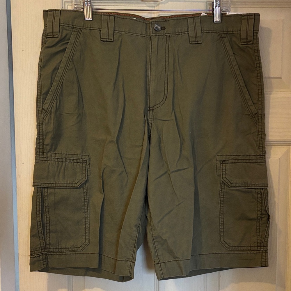 Eddie Bauer Green Cargo Shorts for Men